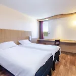 Ibis Issoire