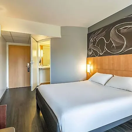 Ibis 3* איסוואר