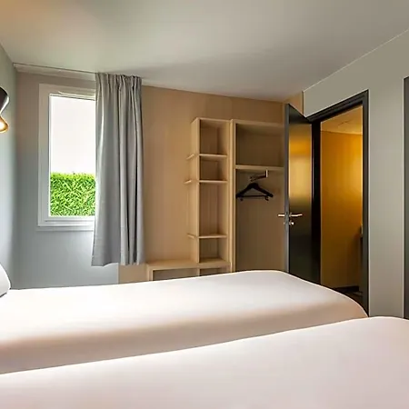 Ibis 3*