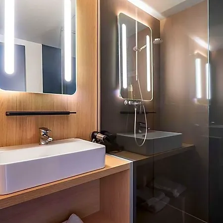 Ibis 3*