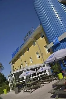 호텔 Ibis 이스와