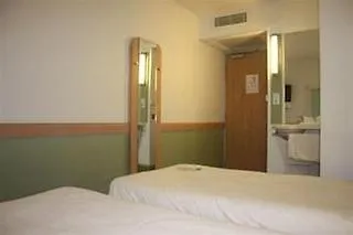 Ibis Issoire