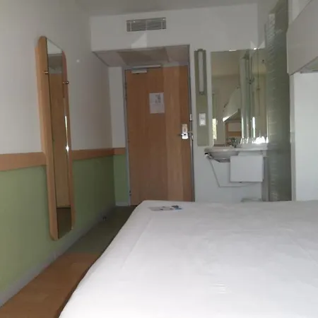 Ibis 3* Issoire