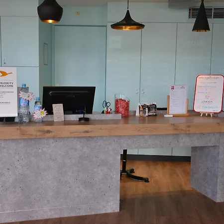 Ibis Issoire