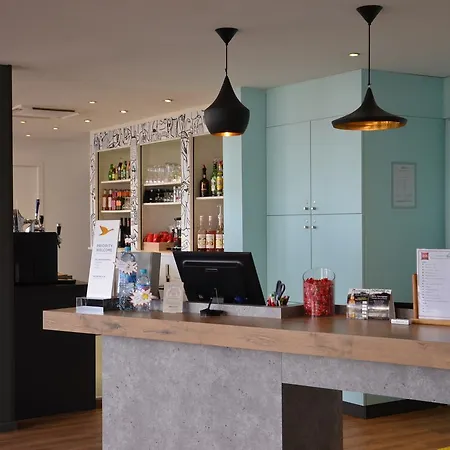 Ibis Issoire